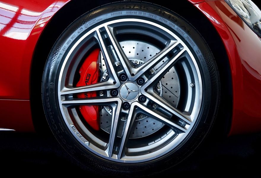 Alloy wheel and tyre